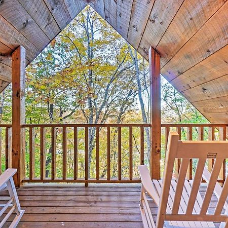 Grin N Bear It Cabin With Hot Tub And Fire Pit! Pigeon Forge Exteriör bild