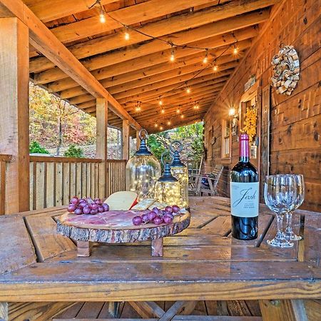 Grin N Bear It Cabin With Hot Tub And Fire Pit! Pigeon Forge Exteriör bild
