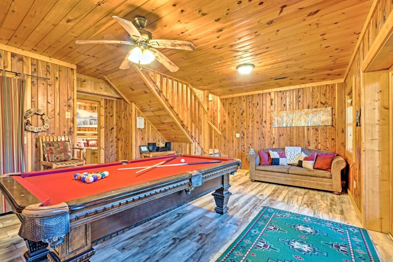 Grin N Bear It Cabin With Hot Tub And Fire Pit! Pigeon Forge Exteriör bild