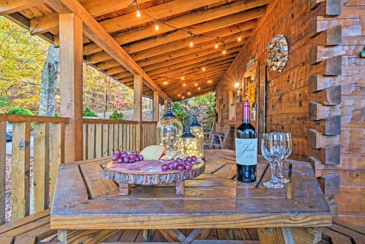 Grin N Bear It Cabin With Hot Tub And Fire Pit! Pigeon Forge Exteriör bild