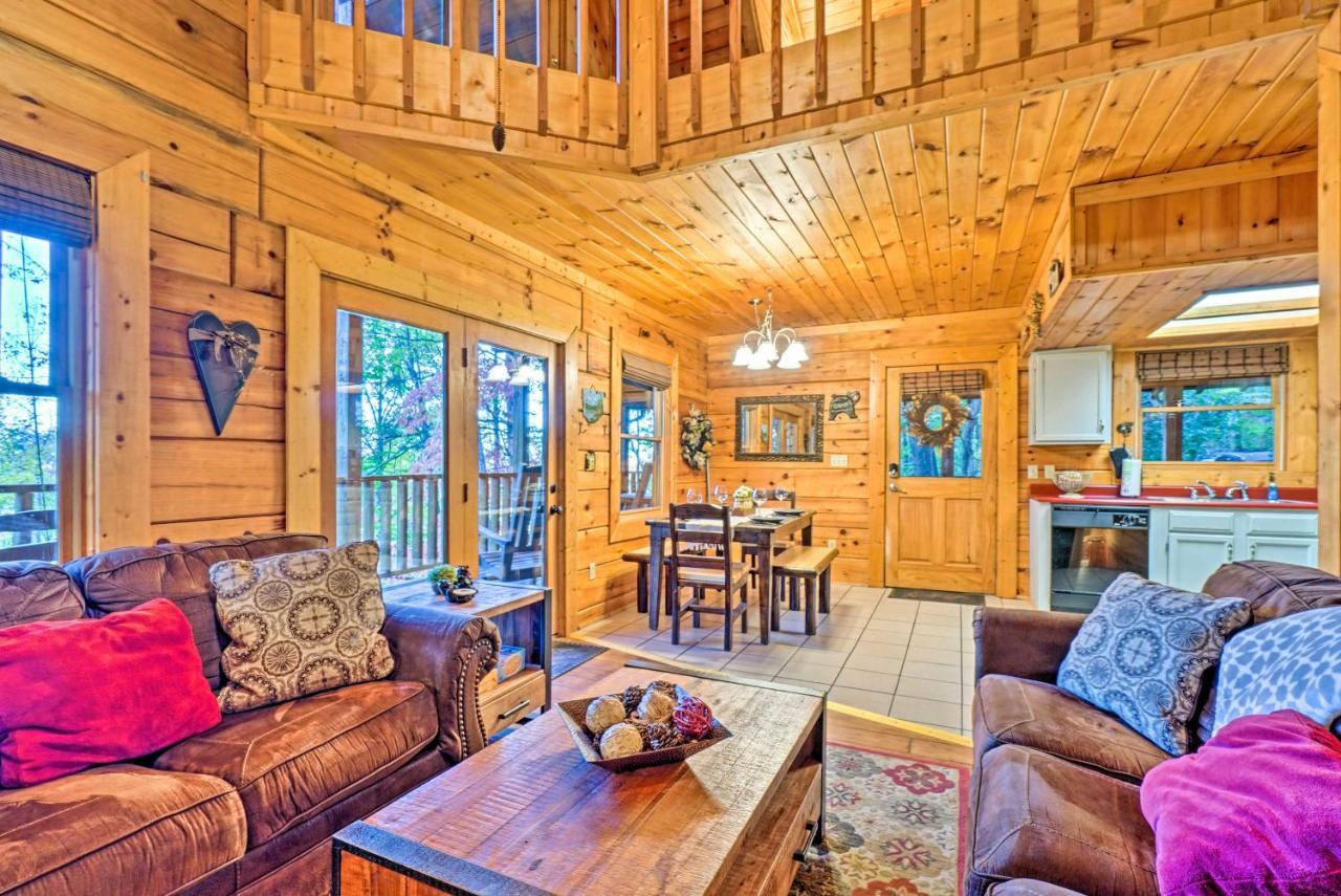 Grin N Bear It Cabin With Hot Tub And Fire Pit! Pigeon Forge Exteriör bild