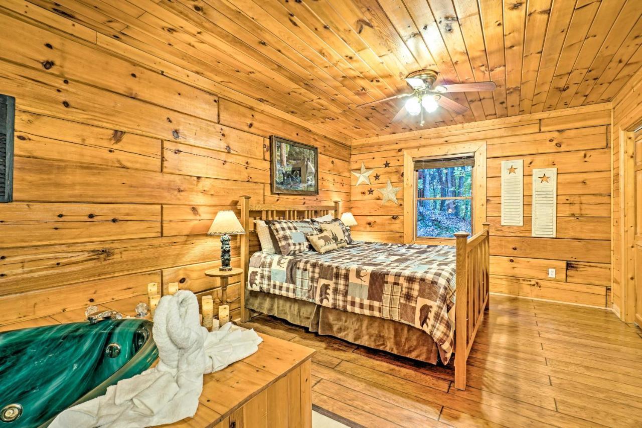 Grin N Bear It Cabin With Hot Tub And Fire Pit! Pigeon Forge Exteriör bild