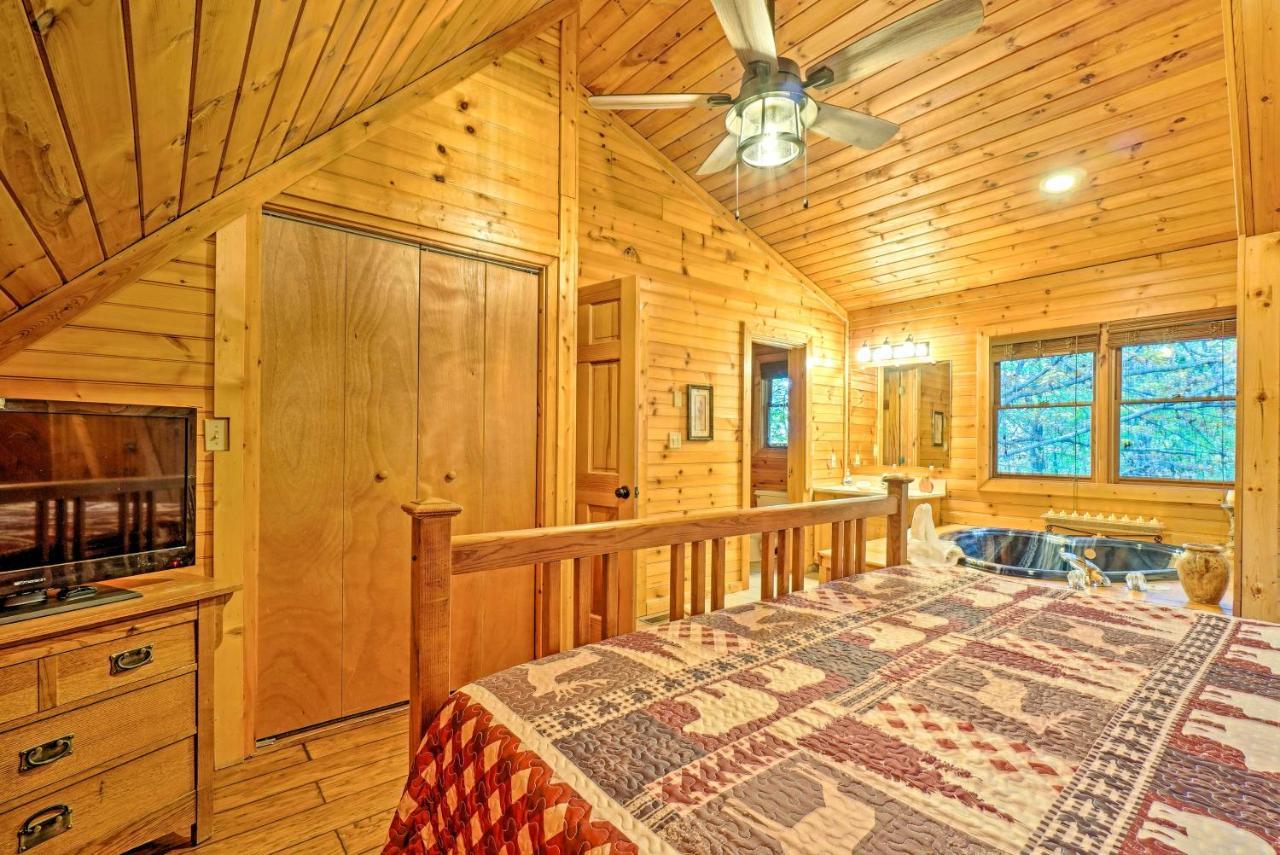 Grin N Bear It Cabin With Hot Tub And Fire Pit! Pigeon Forge Exteriör bild