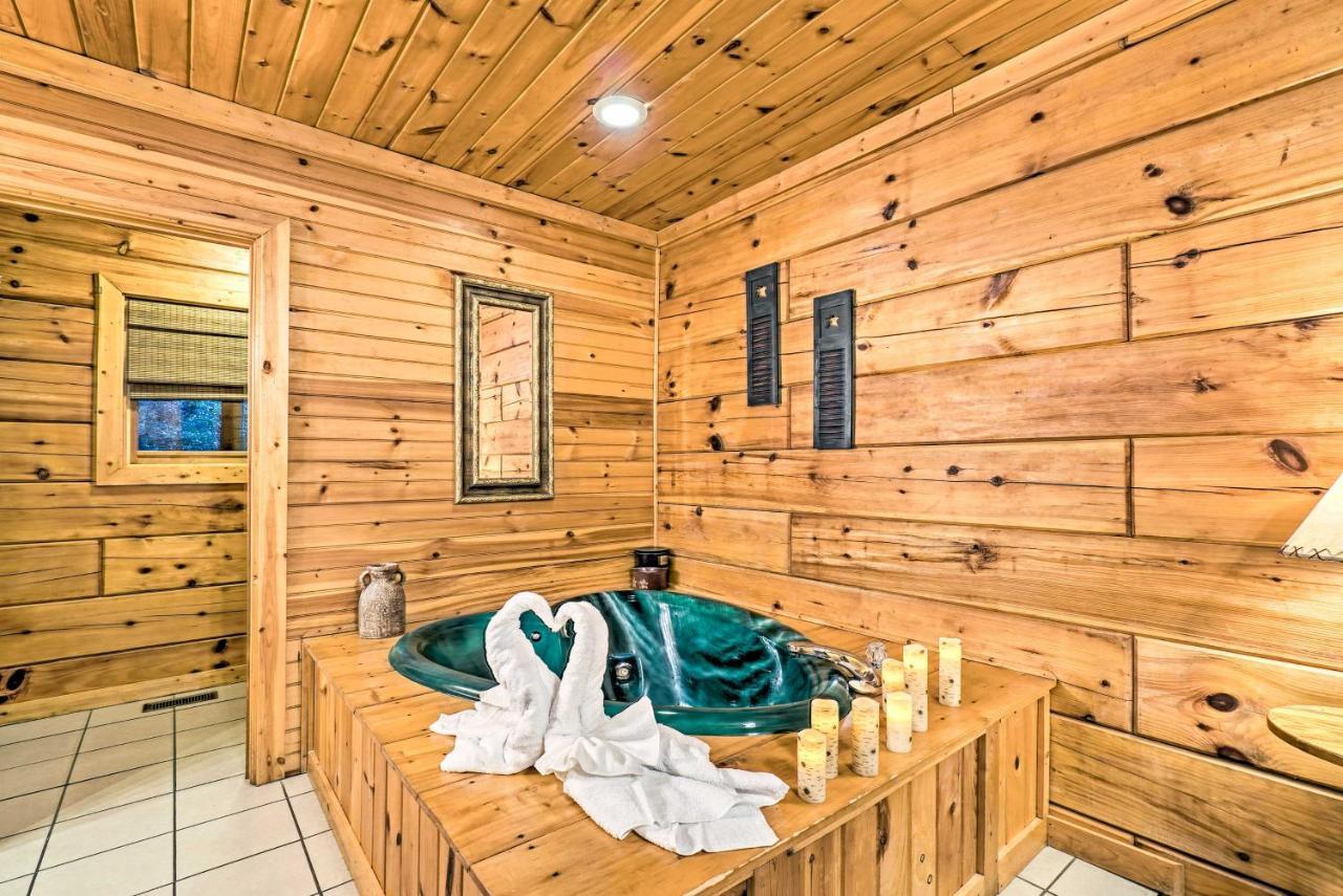 Grin N Bear It Cabin With Hot Tub And Fire Pit! Pigeon Forge Exteriör bild
